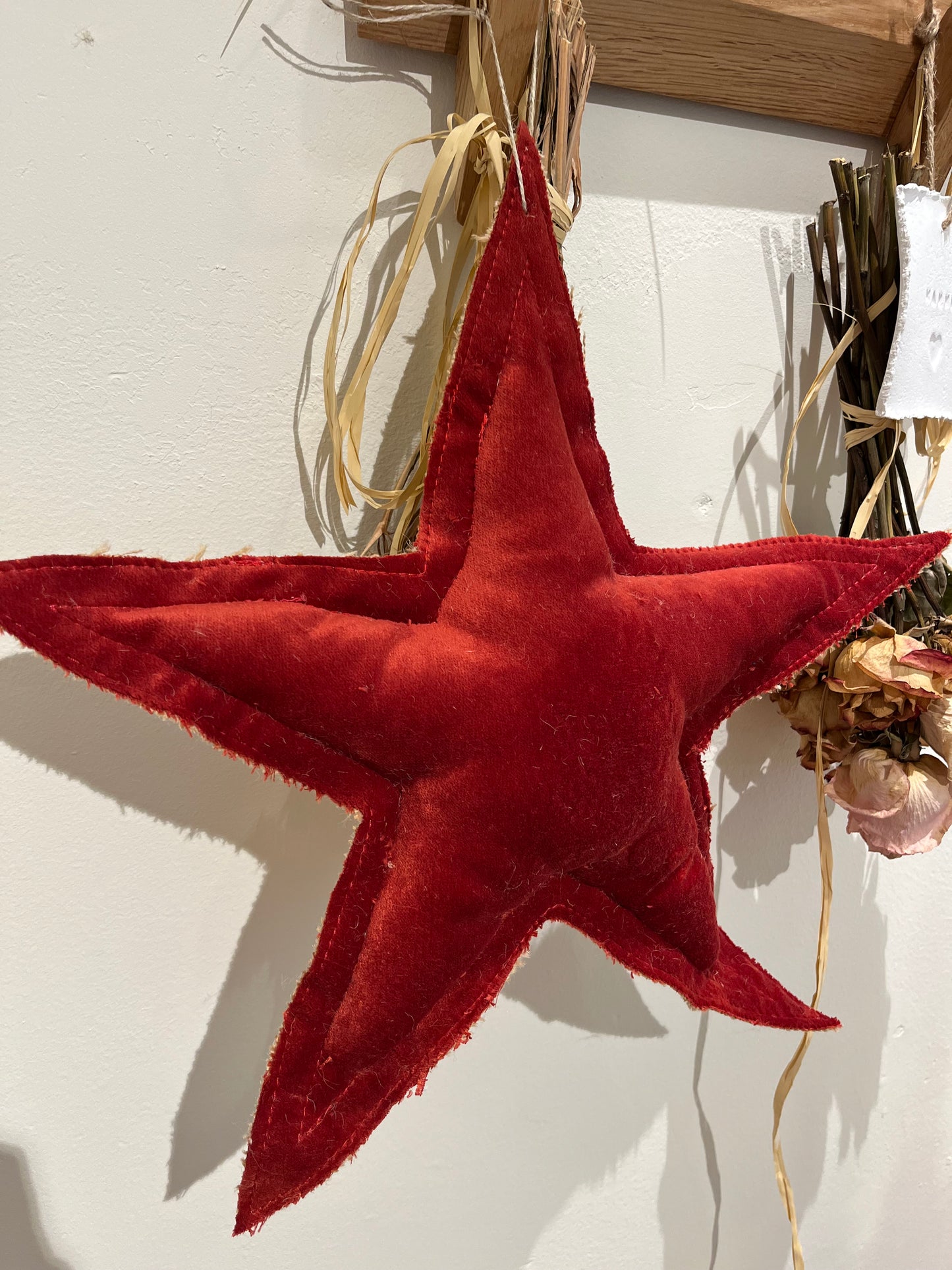 Etoile en velours lisse artisanale rouge