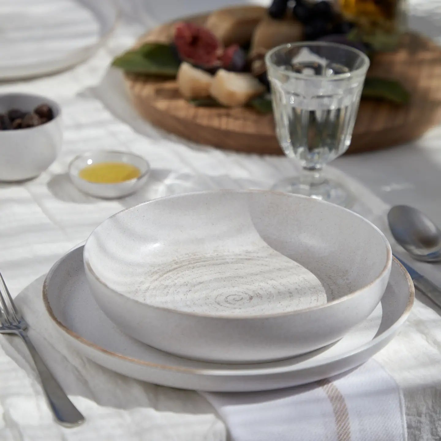 Assiette creuse en grès