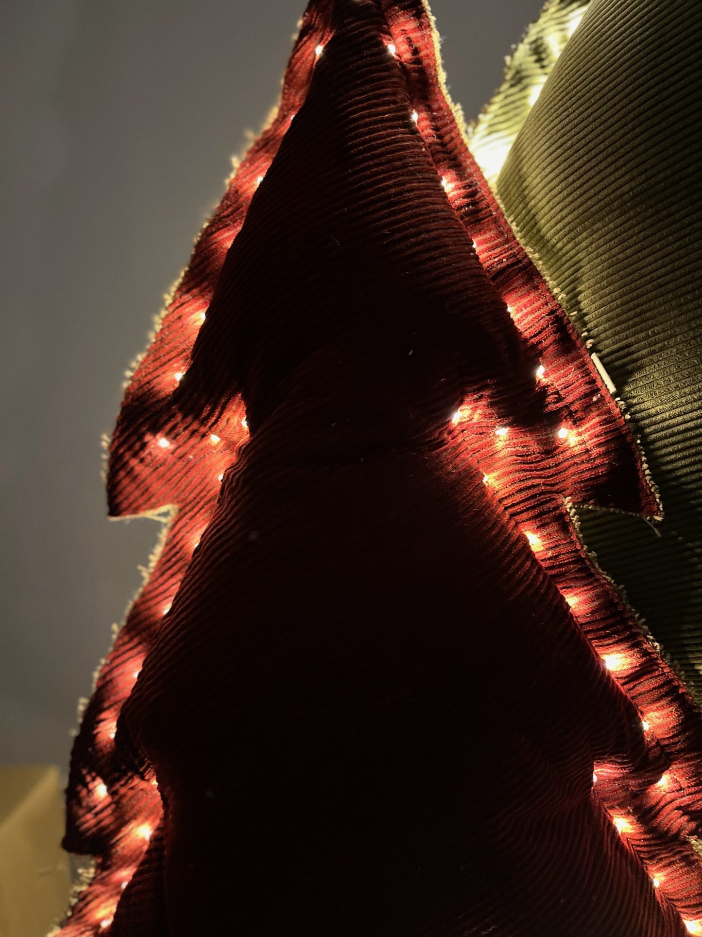 Sapin Lumineux Rouge Velours Côtelé Petit Modèle 100cm - Artisanal Made in France