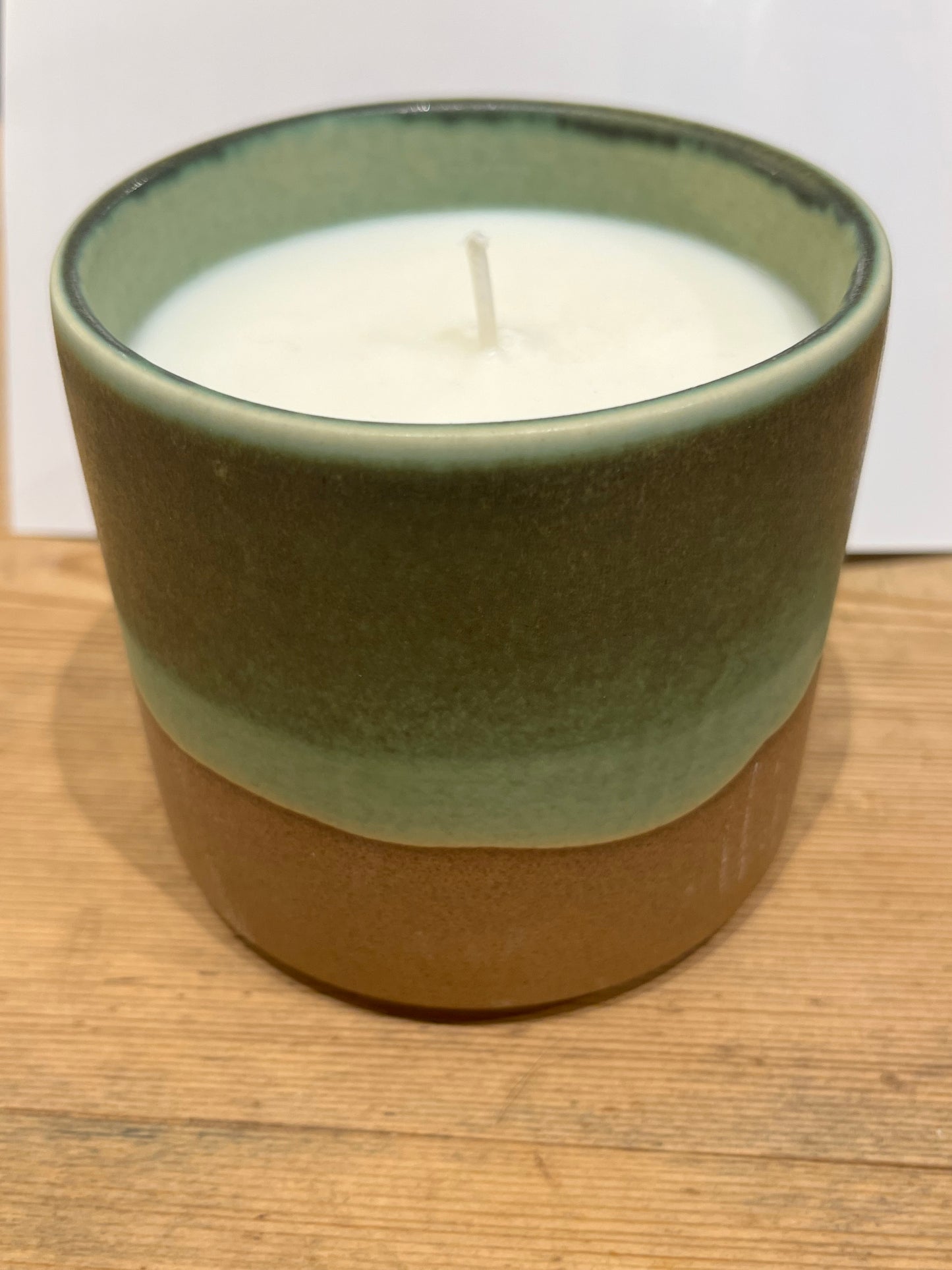 Bougie parfumée figuier artisanale dans pot céramique blanc réutilisable made in France"