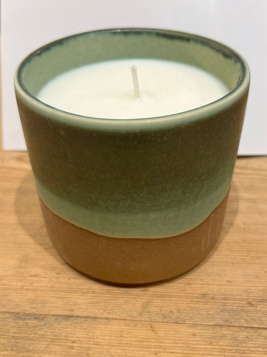 Bougie parfumée figuier artisanale dans pot céramique blanc réutilisable made in France"