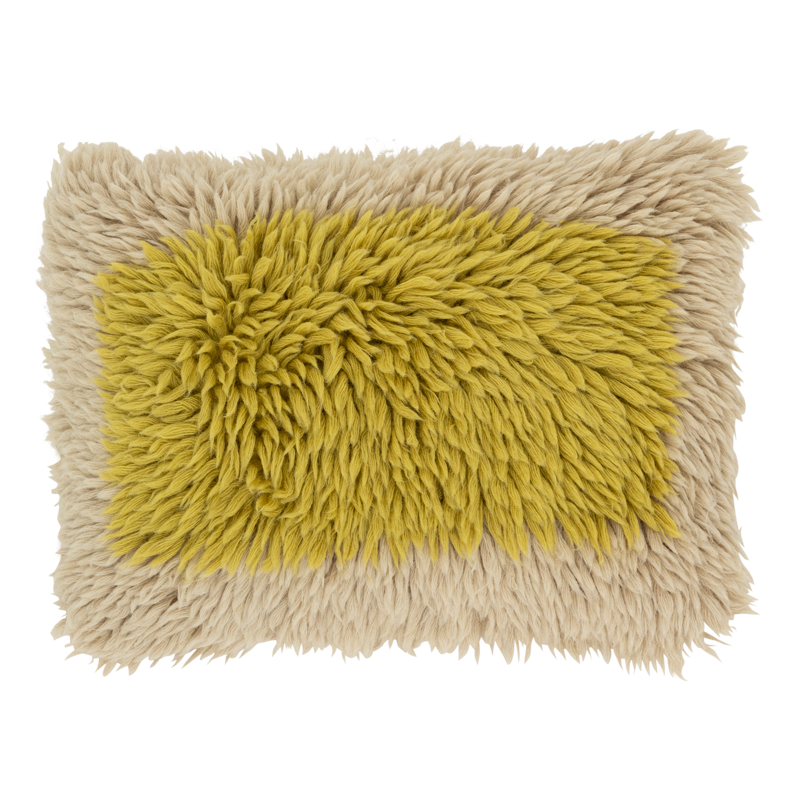 Coussin design poilu blanc et jaune au toucher doux et aspect duveteux 