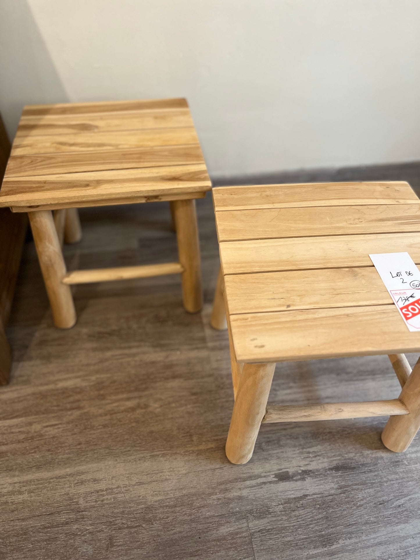 Tabouret en bois (vendu par 2)