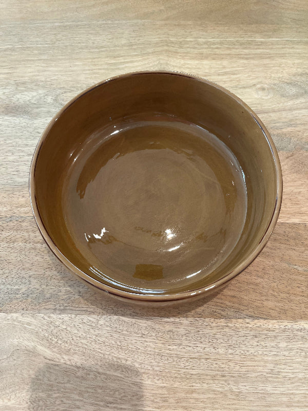 PLAT TAUPE EN CERAMIQUE 