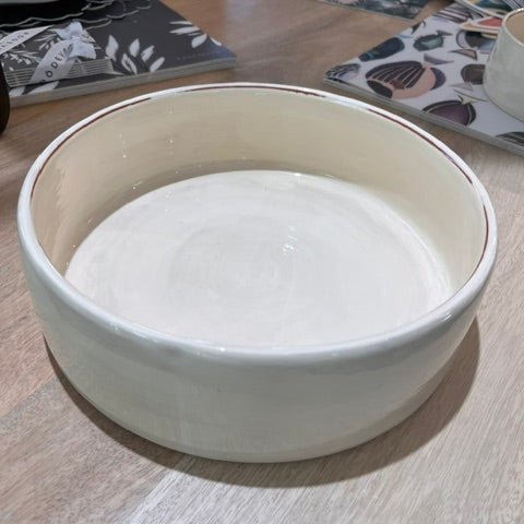Plat en céramique artisanale blanc – Ø 25 cm - Décoration intérieure | DECOLUCCE By Hanna