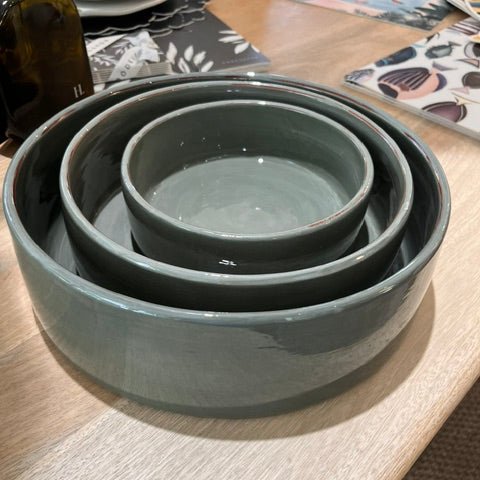 Plat en céramique artisanale gris – Ø 31 cm - Décoration intérieure | DECOLUCCE By Hanna