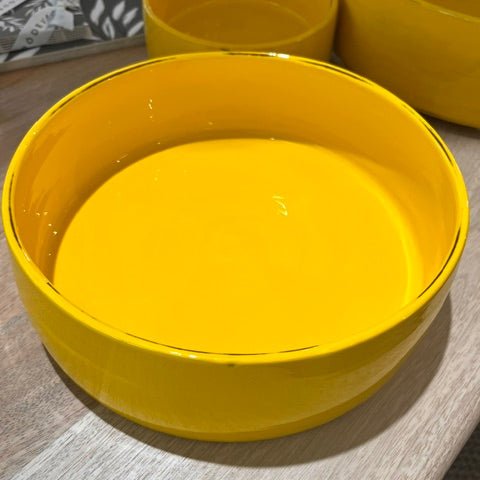 Plat en céramique artisanale jaune – Ø 31 cm - Décoration intérieure | DECOLUCCE By Hanna