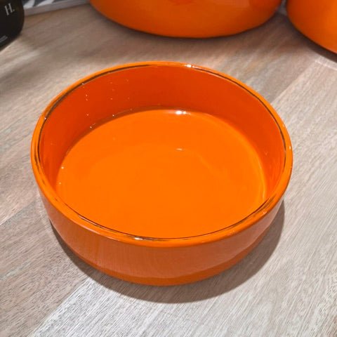 Plat en céramique artisanale orange – Ø 18 cm - Décoration intérieure | DECOLUCCE By Hanna