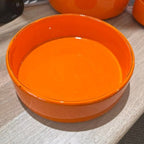 Plat en céramique artisanale orange – Ø 25 cm - Décoration intérieure | DECOLUCCE By Hanna
