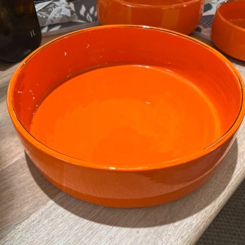 Plat en céramique artisanale orange – Ø 31 cm - Décoration intérieure | DECOLUCCE By Hanna