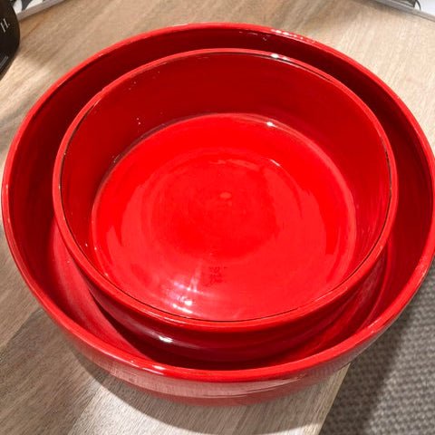 Plat en céramique artisanale rouge – Ø 31 cm - Décoration intérieure | DECOLUCCE By Hanna
