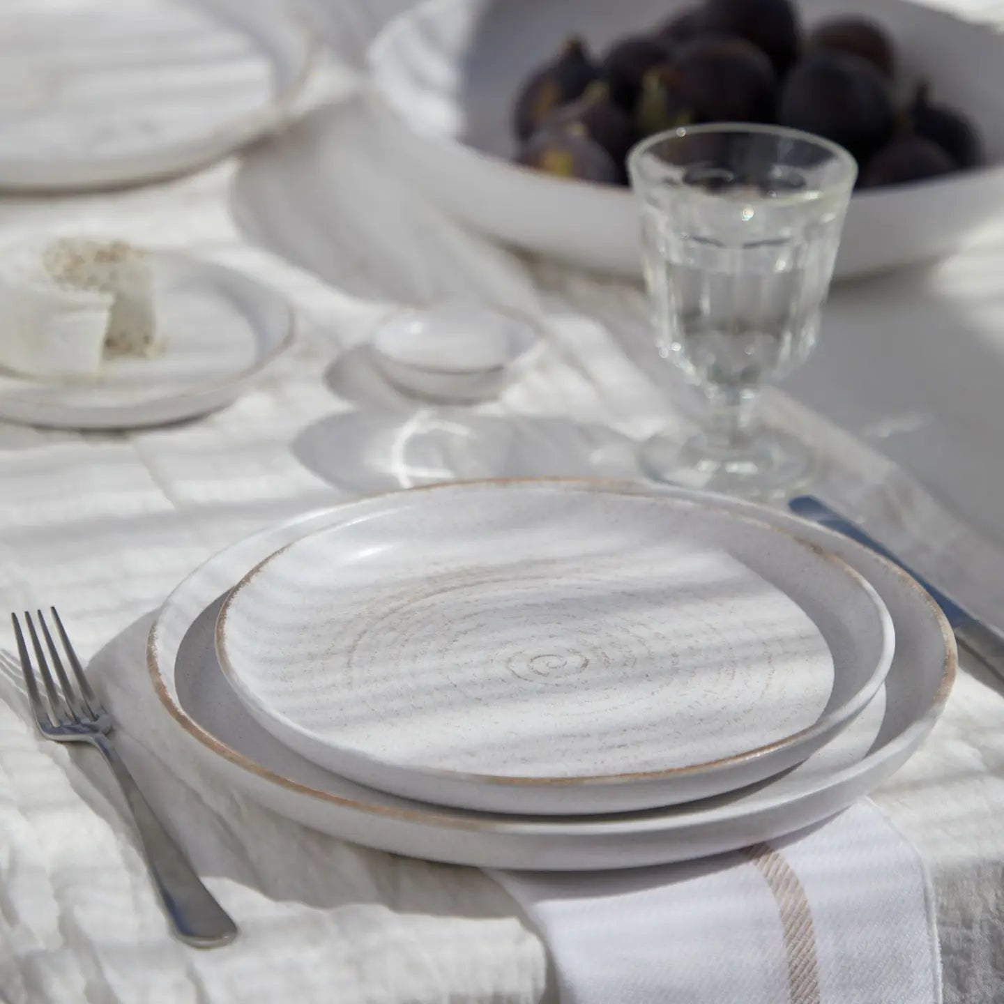 Assiette en grès