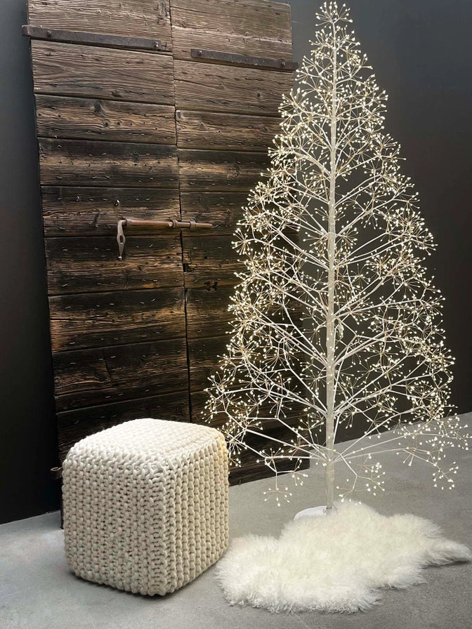 Sapin lumineux blanc 2100 LED de 180 cm allumé dans le noir, branches scintillantes et pied blanc