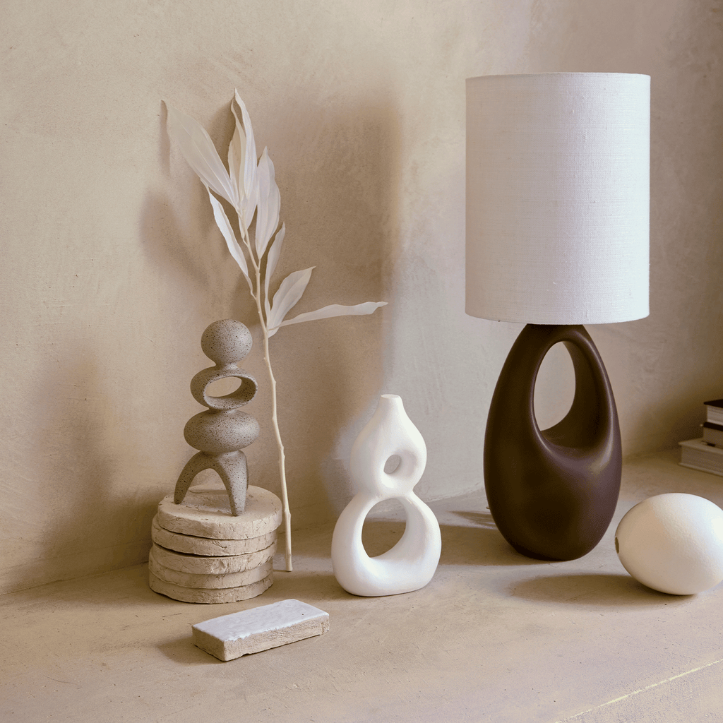 Lampe de table design en céramique brun – abat - jour en coton - Décoration intérieure | DECOLUCCE